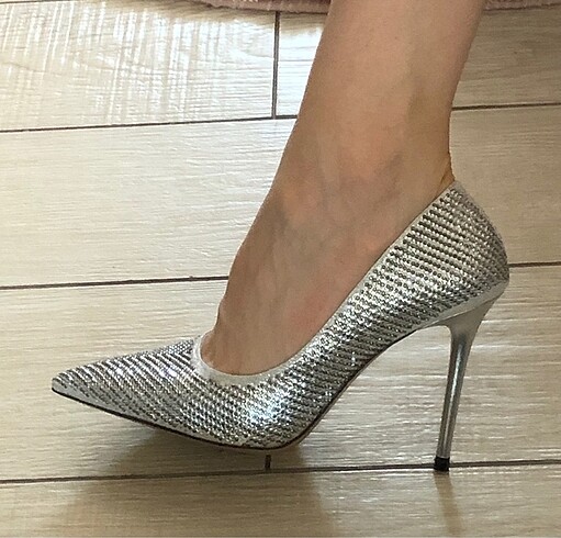 STRASS TAŞLI STİLETTO