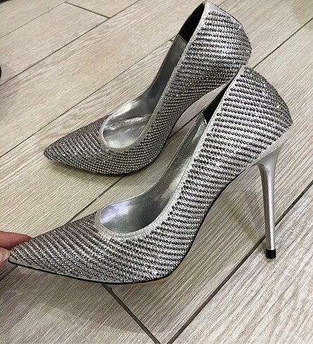 36 Beden gri Renk STRASS TAŞLI STİLETTO