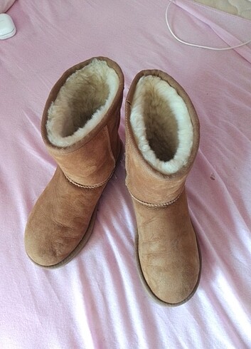 38 Beden Ugg Orjinal ürünüdür 38 numara