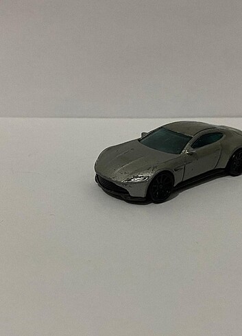 Hotwheels Aston Martin DB-10
