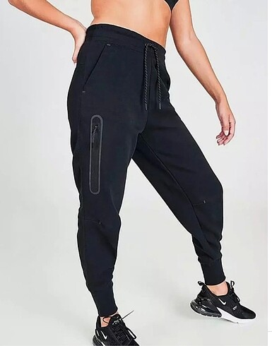 Siyah nike tech altı