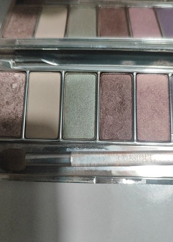 Clinique Çok Renkli Işıltılı Far Paleti - Görsel 3