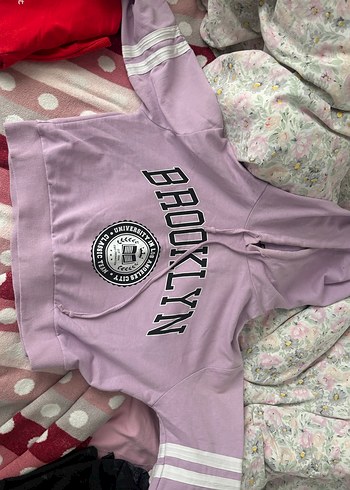 Lila Kapüşonlu Brooklyn Baskılı Crop Sweatshirt - Görsel 3