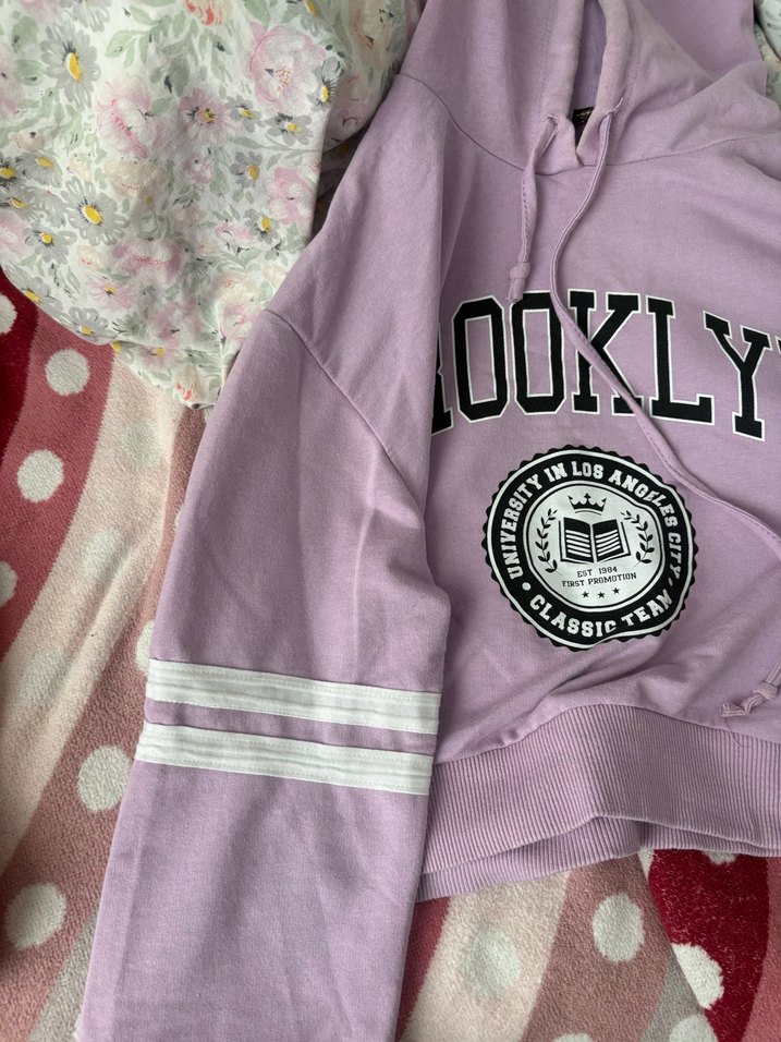 Lila Kapüşonlu Brooklyn Baskılı Crop Sweatshirt - Görsel 2