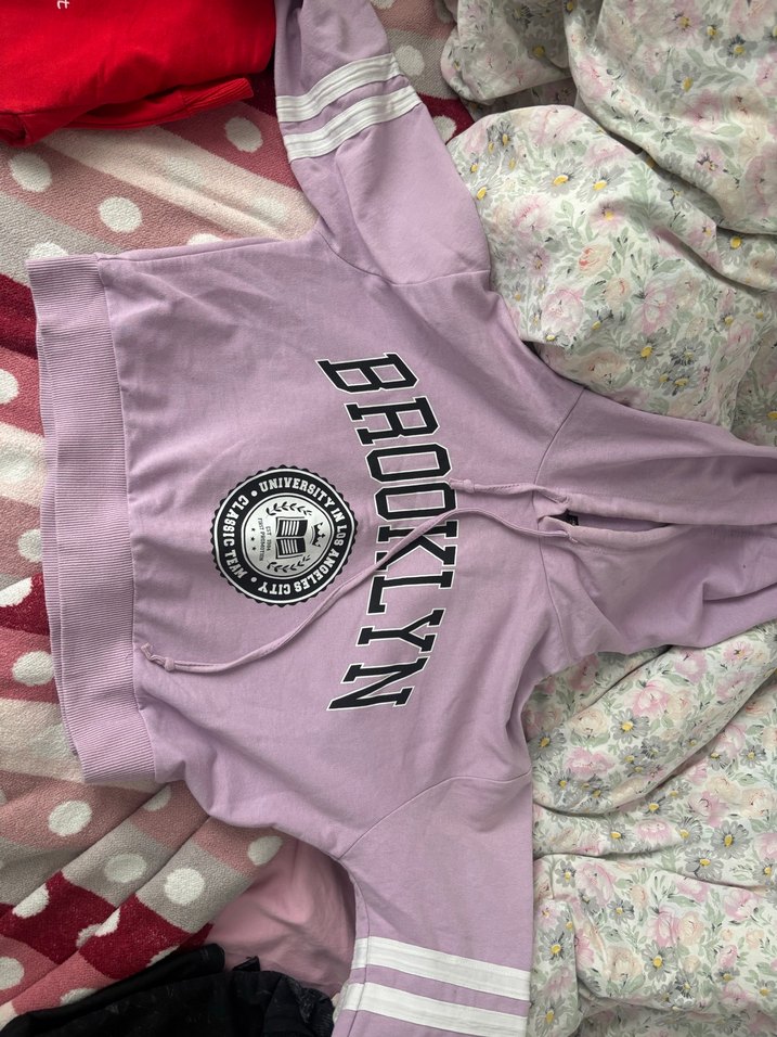 Lila Kapüşonlu Brooklyn Baskılı Crop Sweatshirt - Görsel 3