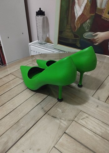 Zara Yeşil Minimalist Stiletto Topuklu Kadın Ayakkabı