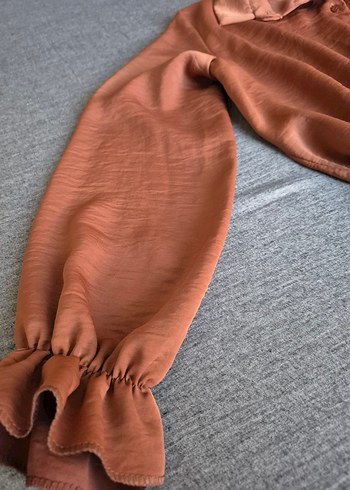 Taba rengi uzun kollu gömlek crop - Görsel 3