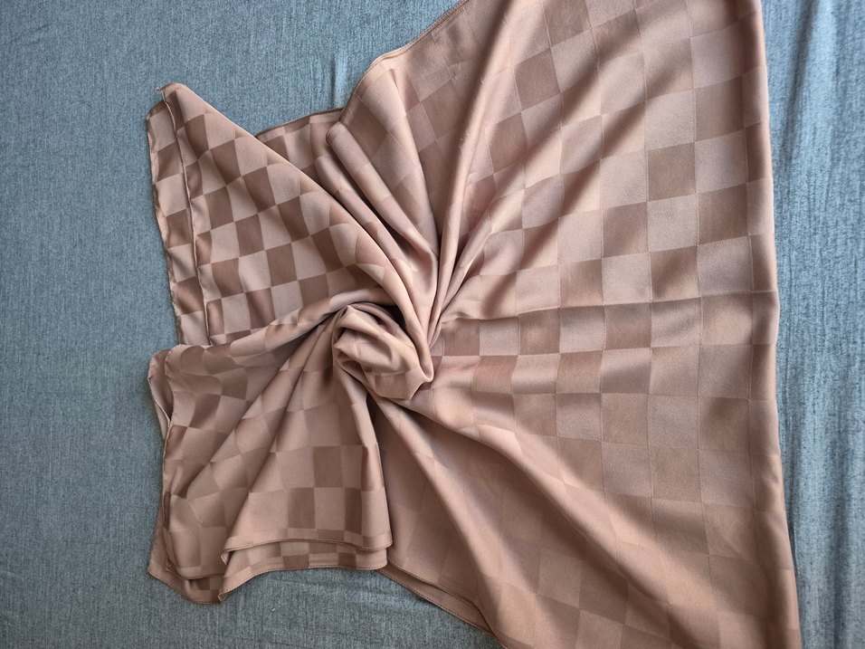 Dama desenli jakar şal - Görsel 3