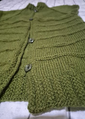 5/6 yaşa uygun düğmeli yeşil el örgüsü kolsuz  yelek - Görsel 4