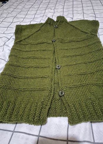 5/6 yaşa uygun düğmeli yeşil el örgüsü kolsuz  yelek - Görsel 3