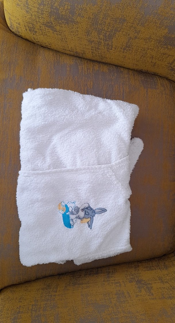 Erkek Çocuk Nakışlı Beyaz Bornoz - Görsel 2