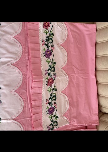 Taç Pembe Nakışlı Nevresim ve Çarşaf Seti