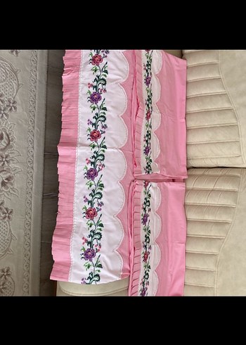 Pembe Nakışlı Nevresim ve Çarşaf Seti