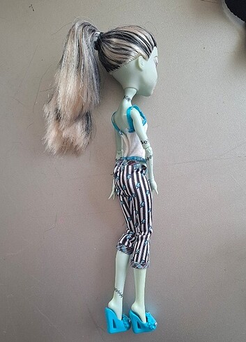 Beden monster high frankie
