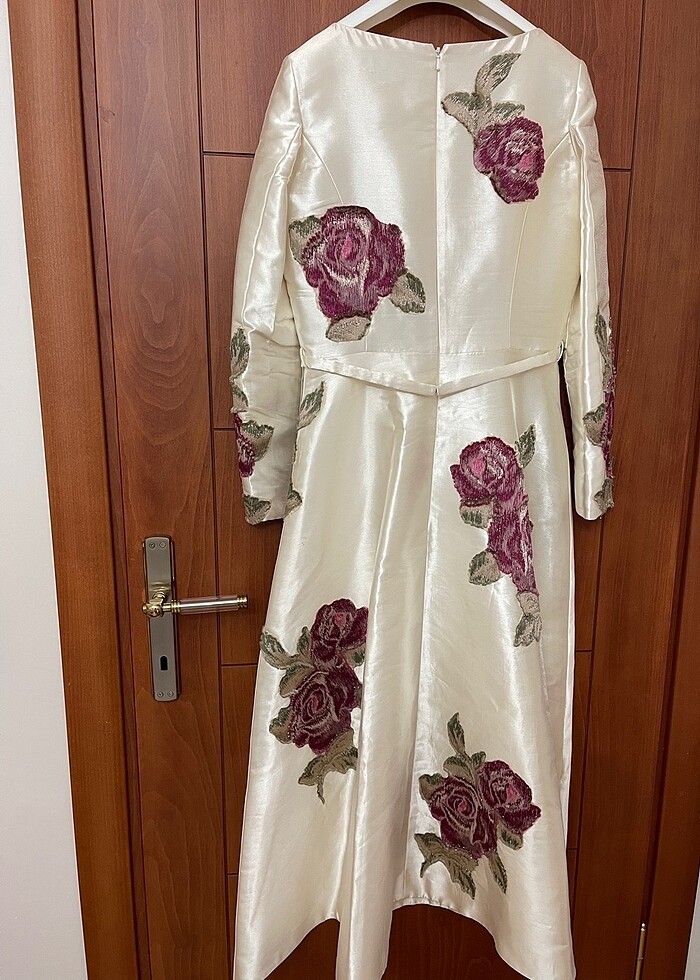 İpek şantuk nişan elbisesi - Görsel 3