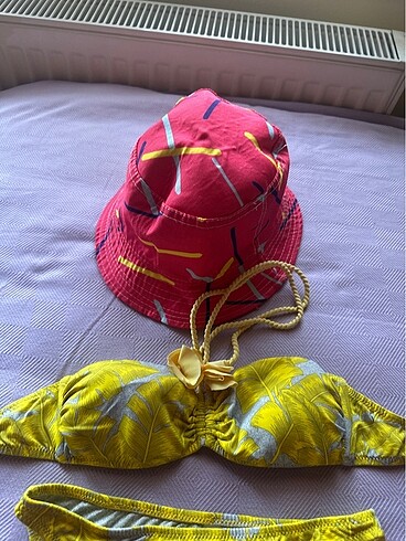 Diğer Sapka+ Dagi Bikini