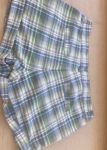 Düğmeli Yeşil Ekoseli Mini Şort - Görsel 3