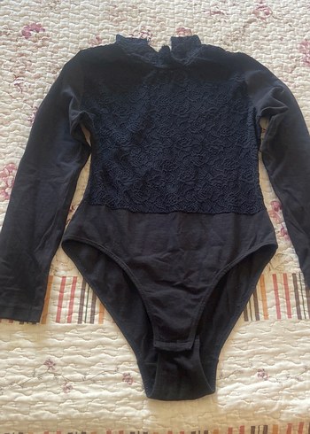 Dantel Detaylı Siyah Boğazlı Uzun Kollu Body