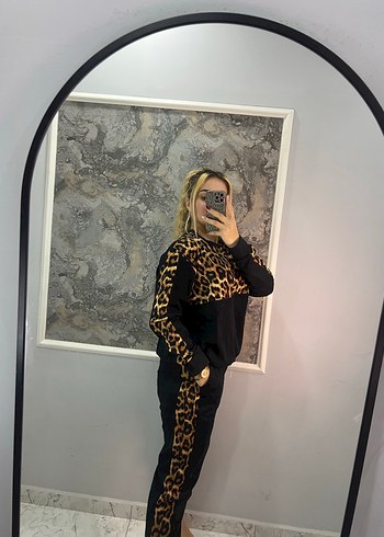 Siyah Leopar Desenli Kadın Eşofman Takımı