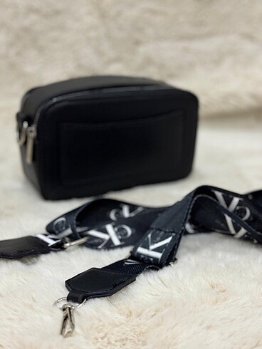 Beden Calvin Klein Siyah Omuz Çantası