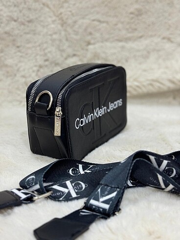 Calvin Klein Calvin Klein Siyah Omuz Çantası