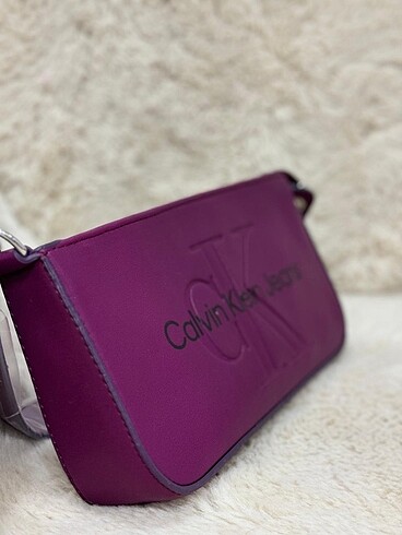 Calvin Klein Calvin Klein Mor Kol Çantası