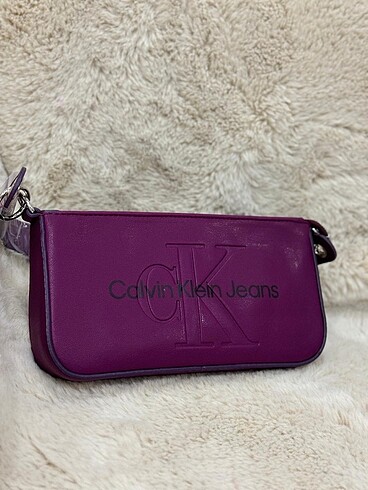 Calvin Klein Mor Kol Çantası
