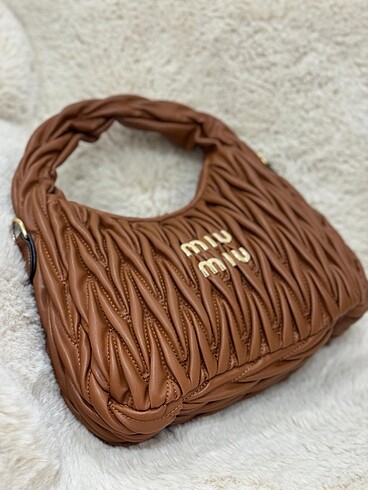 Miu Miu Miu Miu Taba Baget Çanta