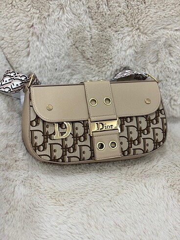 Dior Vizon Yazılı Şık Omuz Çantası