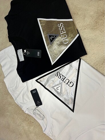 s Beden 2 adet Guess tshirt