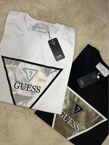 s Beden beyaz Renk 2 adet Guess tshirt