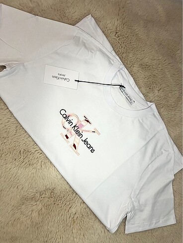 Calvin klein tshirt
