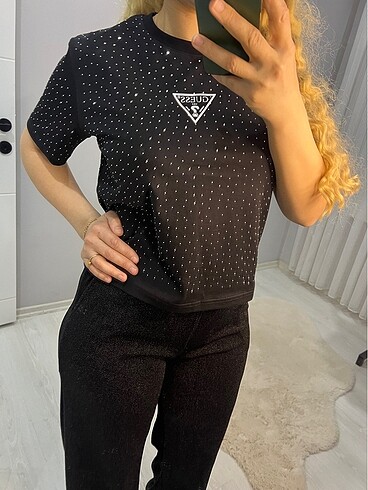 Gues tshirtler