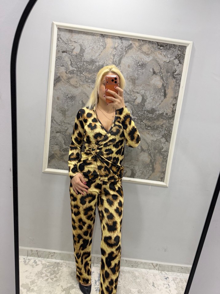 Leopar Desenli Kadın Uzun Kollu Tulum - Görsel 4