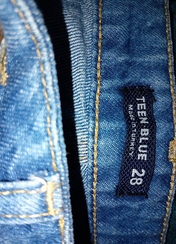 28 Beden mavi Renk MAVİ MOM JEAN