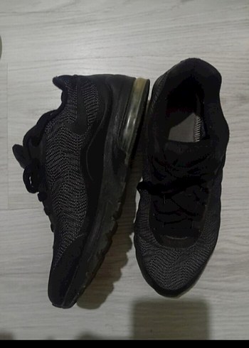 Nike Siyah Bağcıklı Kadın Spor Ayakkabı