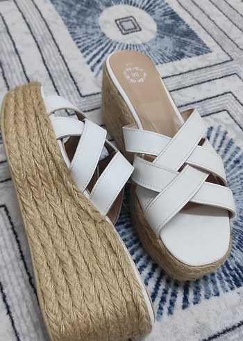 Beyaz Kadın Dolgu Topuklu Espadril Terlik - Görsel 3