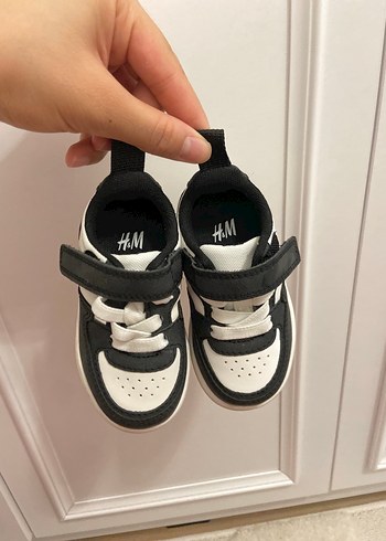 Erkek Çocuk Beyaz Siyah Cırtlı Spor Ayakkabı - Görsel 2