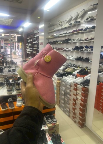 Düğmeli Pembe Kız Çocuk Botu