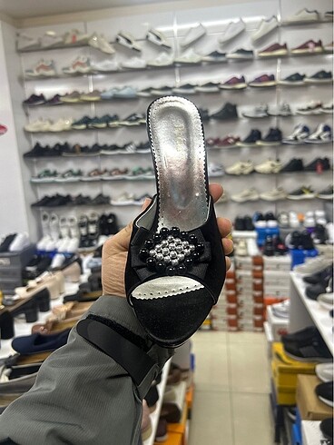 Diğer 39 numara topuklu terlik