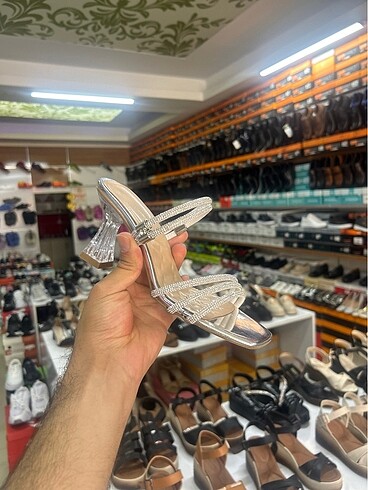 Yeni sezon kadın topuklu terlik