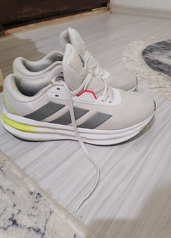 Adidas ayakkabı orjinal