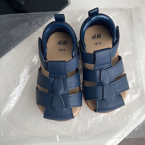 19 Beden H&M Erkek Bebek Sandalet