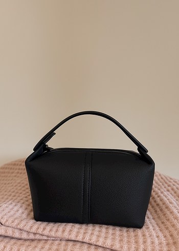 Siyah Minimalist Deri Kadın Çantası