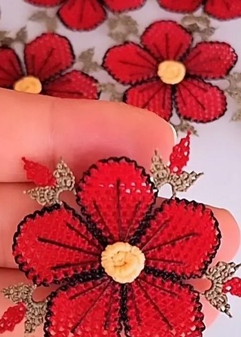Adet fiyatı 90  Bohem Kırmızı Çiçek İşlemeli El Yapımı motif - Görsel 3