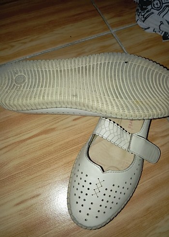 Beyaz Desenli Kadın  Babet - Görsel 2