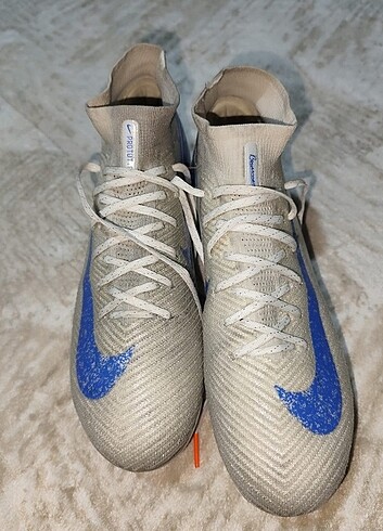 Nike krampon 42 numara çantalı 40 numara için uygun kalıp 