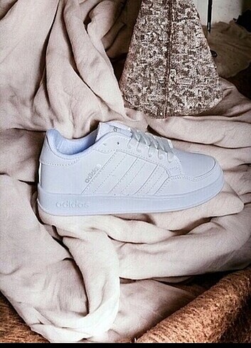 Kadın adidas