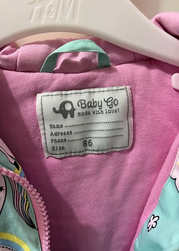 Kız Çocuk Kapüşonlu Baskılı Yağmurluk - Görsel 3