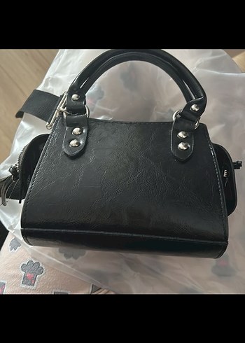 Zara askılı çanta